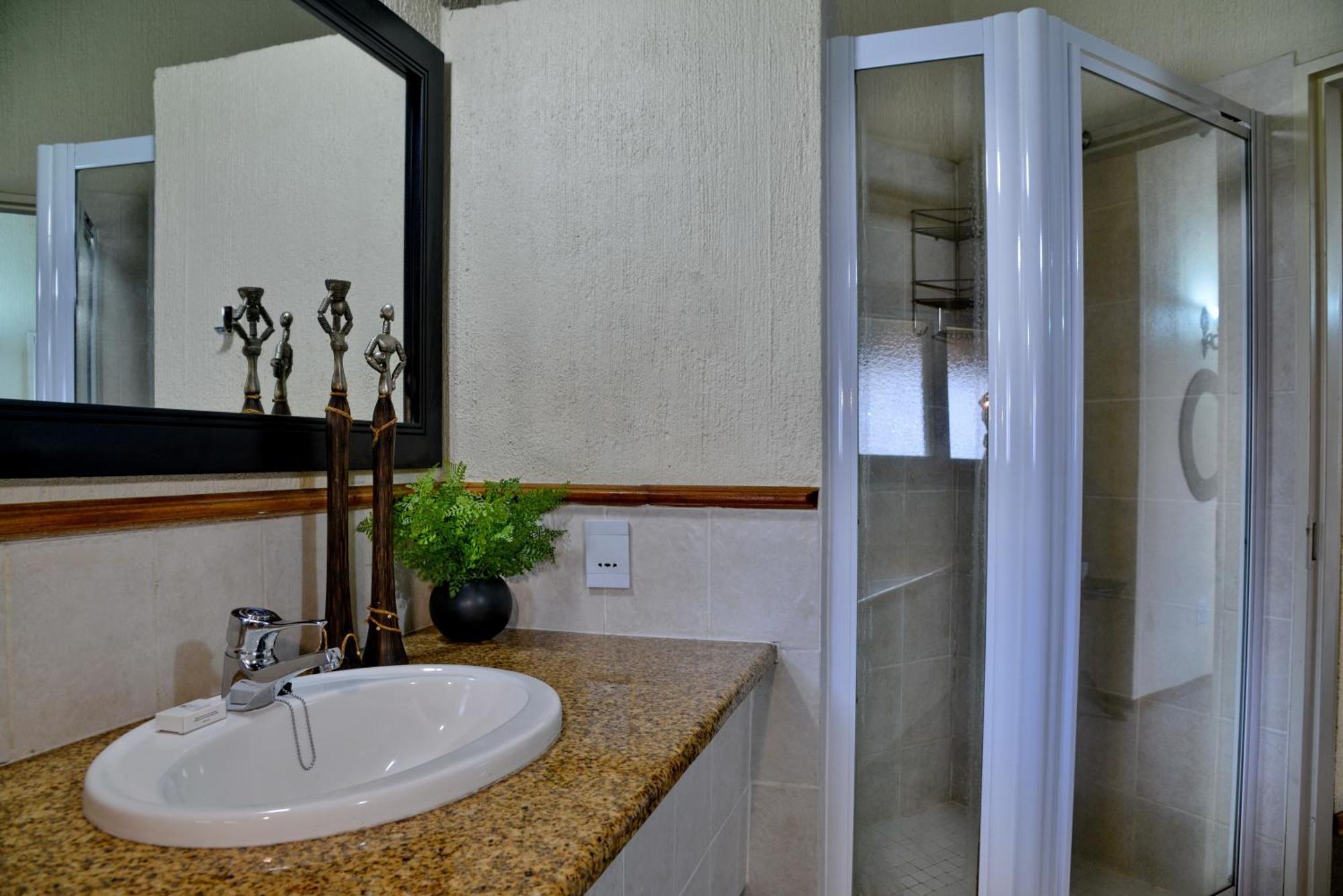 Cambalala - Luxury Units - In Kruger Park Lodge - Serviced Daily, Free Wi-Fi Hazyview Esterno foto
